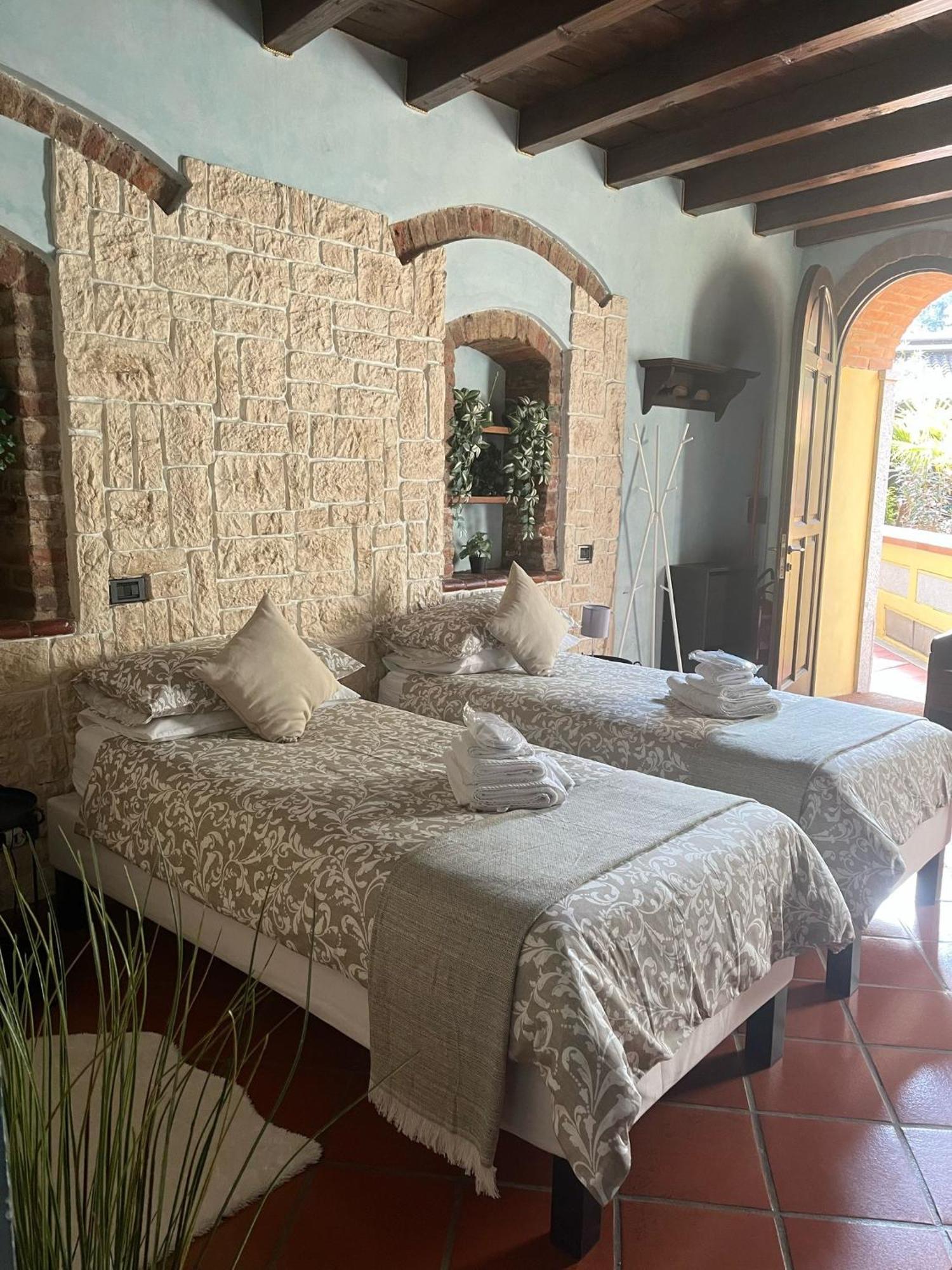 Monolocale Adelaide Abbadesse Guest House Milano Exterior foto